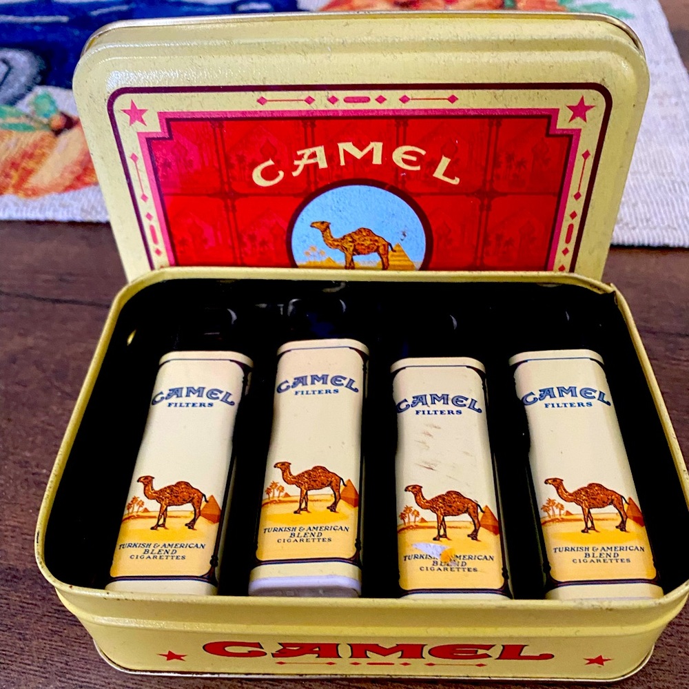 camel lighter set from 1995. Great condition they are very clean